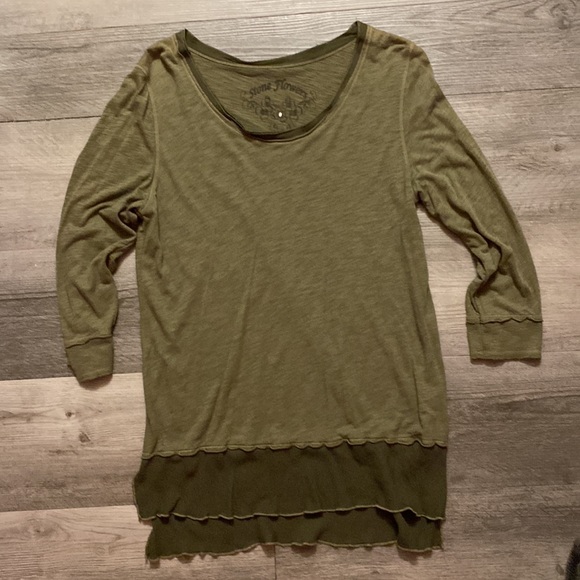 STONE FLOWERS STEP-HEM LONG SLEEVE HUNTER GREEN SHIRT SIZE M - Picture 2 of 6